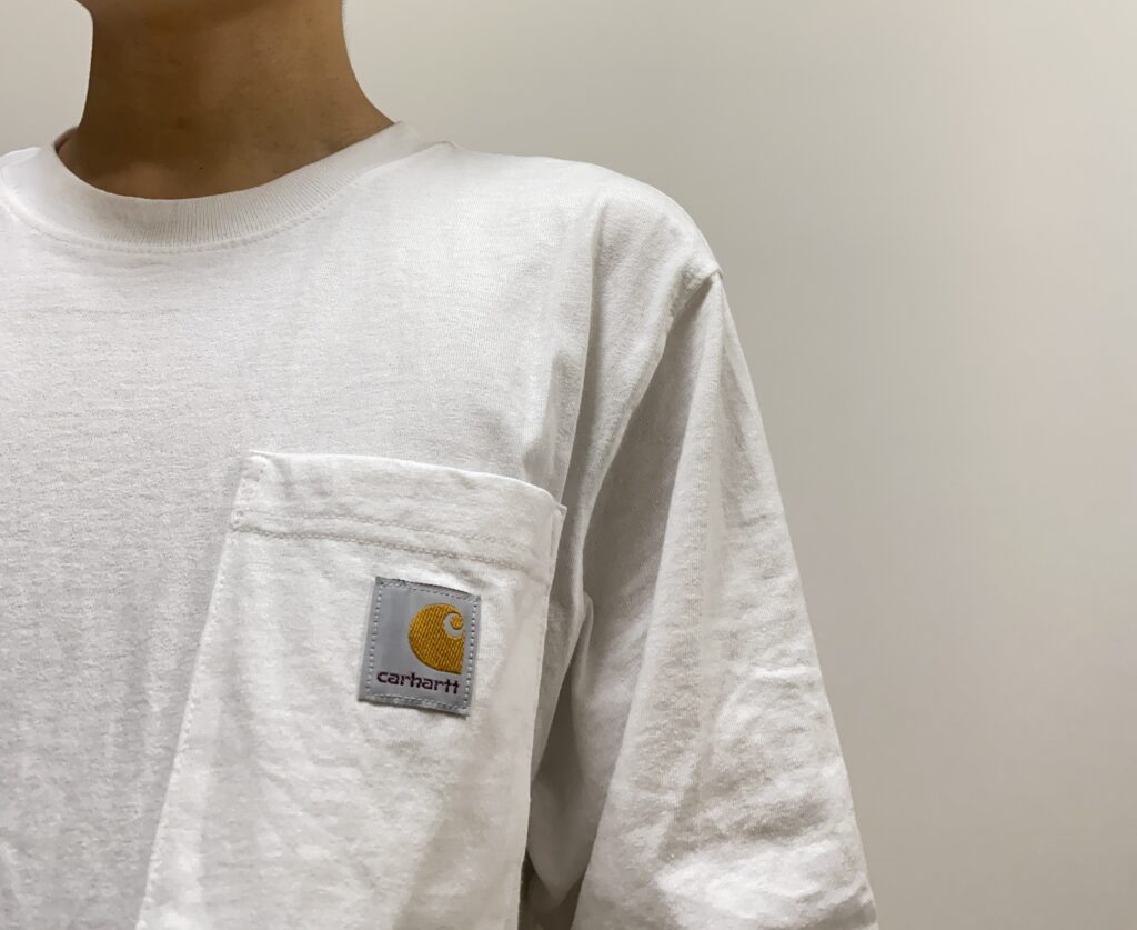 カーハート　Tシャツ　サイズ感