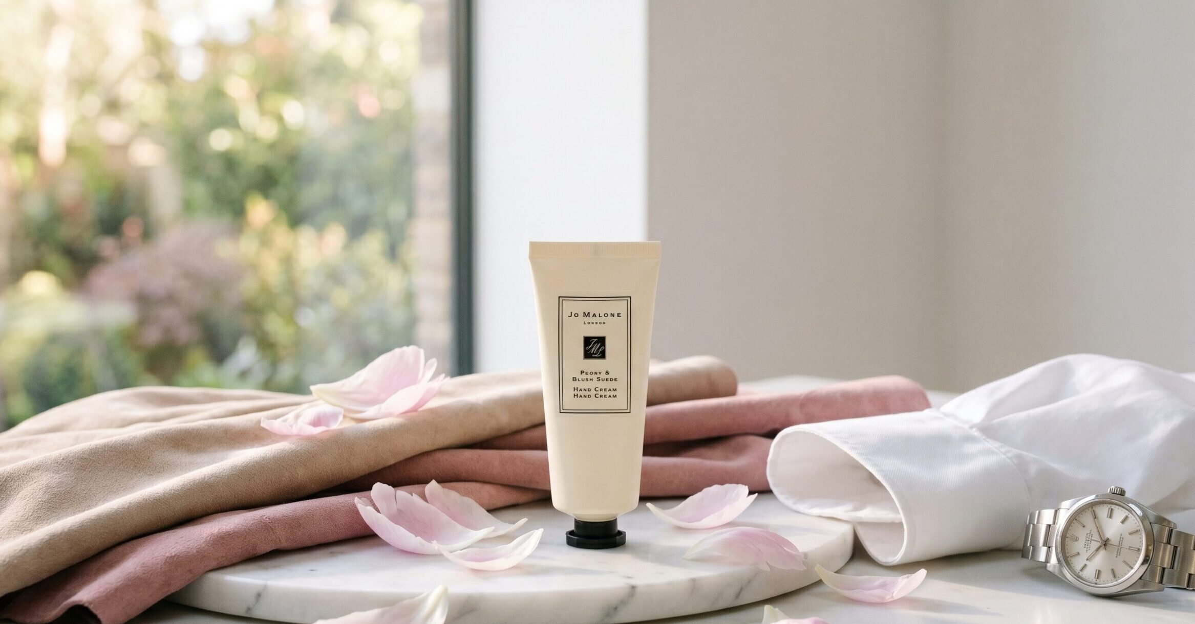 ジョーマローン ピオニー ＆ ブラッシュ スエード ハンドクリーム：メンズも使える上品な香りとパートナーへのギフトに最適なイメージ